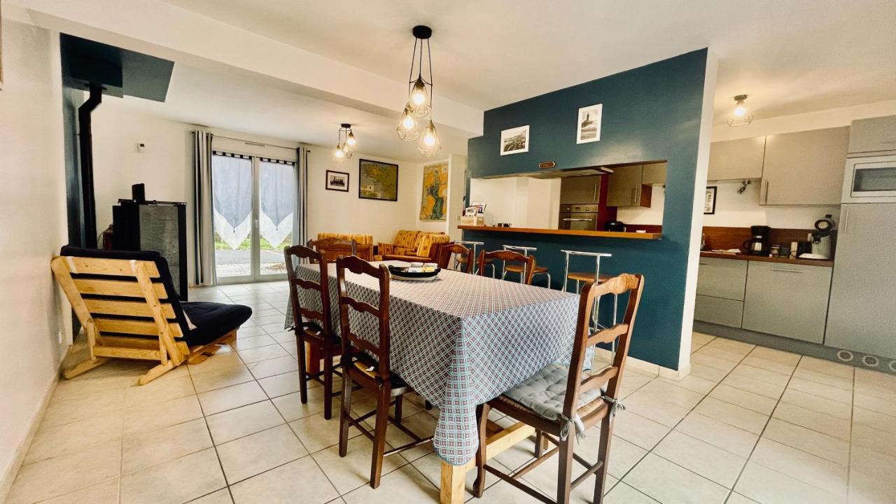 Maison Spacieuse A Deux Pas De La Plage Roscanvel ภายนอก รูปภาพ